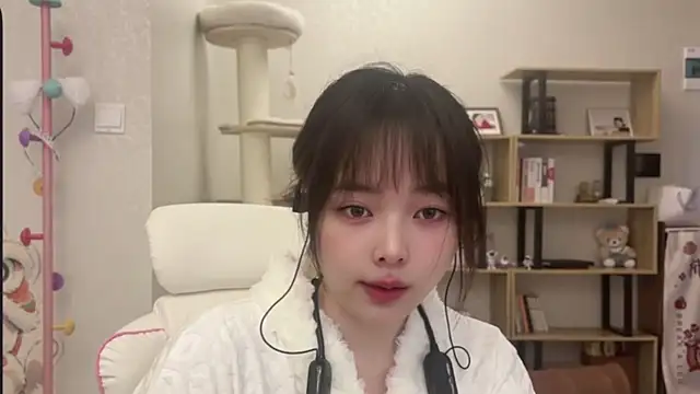 Chenjing0 online show from 12/05/25, 04:21