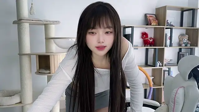 Chenjing0 online show from 04/25/26, 04:48