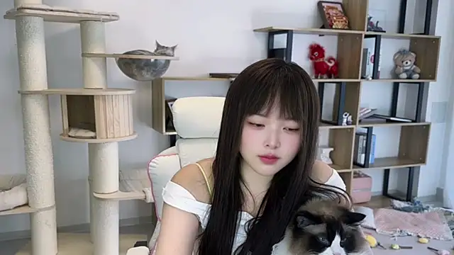 Chenjing0 online show from 05/05/26, 07:27