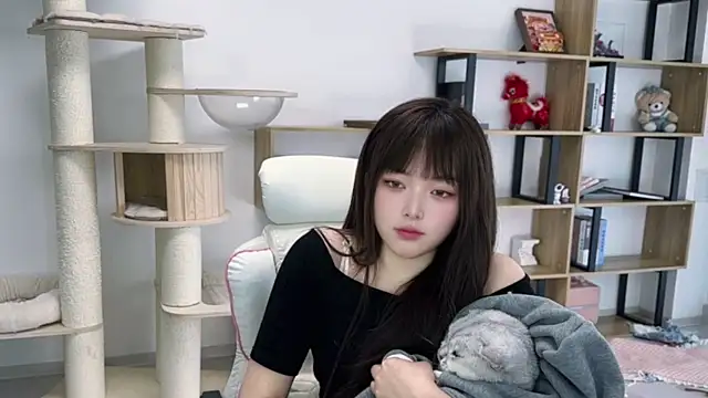 Chenjing0 online show from 05/06/26, 07:35
