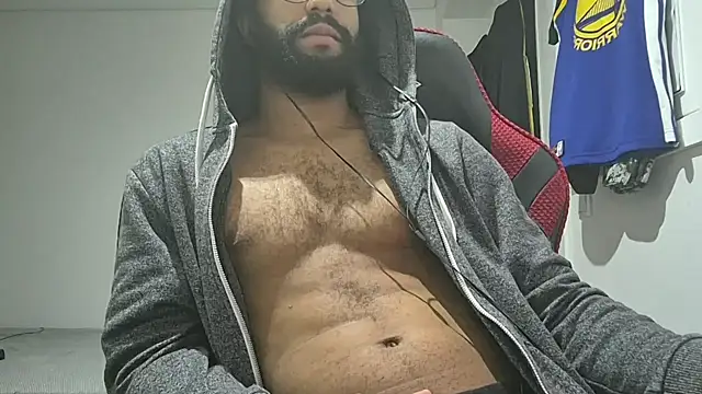 Snapshot of kevi_cocks chatting on 01/02/25, 02:00 kevi cocks online show from 01/02/25, 02:00