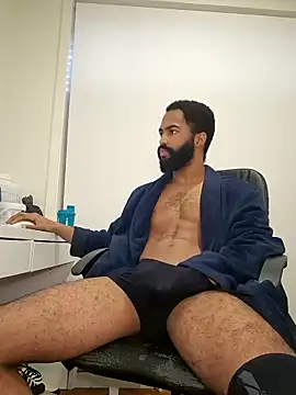 Snapshot of kevi_cocks chatting on 12/18/25, 12:11 kevi cocks online show from 12/18/25, 12:11