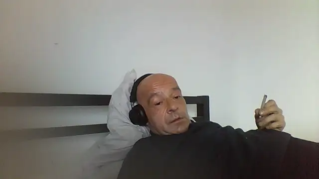 horndude187187 online show from 12/31/24, 12:46