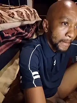 KMbesxxx online show from 12/18/25, 08:26