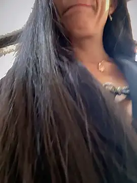 BELLA--26 online show from 10/23/25, 03:11