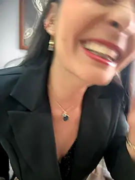 BELLA--26 online show from 11/10/25, 01:43