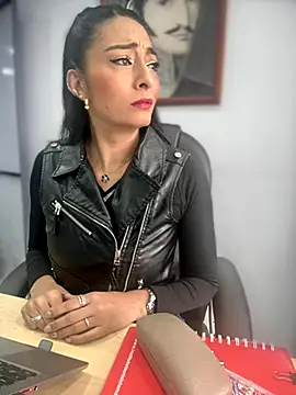 BELLA--26 online show from 12/04/25, 01:20