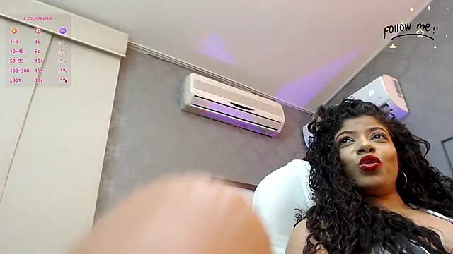 Snapshot of harper_ziu chatting on 02/24/25, 10:25 harper ziu online show from 02/24/25, 10:25