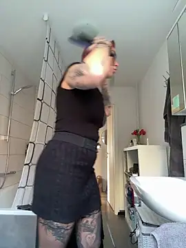 Snapshot of Mia-Fuchs chatting on 03/09/25, 07:34 Mia-Fuchs online show from 03/09/25, 07:34