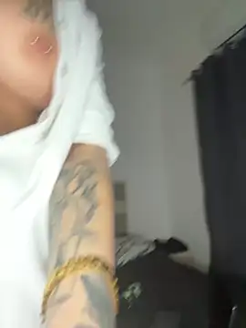 Snapshot of Mia-Fuchs chatting on 03/15/25, 06:54 Mia-Fuchs online show from 03/15/25, 06:54