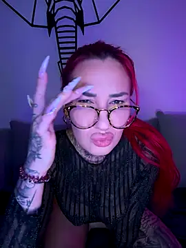 Snapshot of Mia-Fuchs chatting on 09/11/25, 09:04 Mia-Fuchs online show from 09/11/25, 09:04