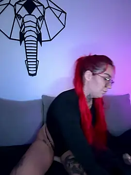 Snapshot of Mia-Fuchs chatting on 09/29/25, 05:34 Mia-Fuchs online show from 09/29/25, 05:34