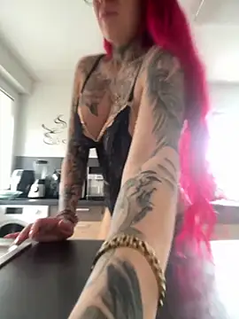 Snapshot of Mia-Fuchs chatting on 02/02/26, 11:09 Mia-Fuchs online show from 02/02/26, 11:09