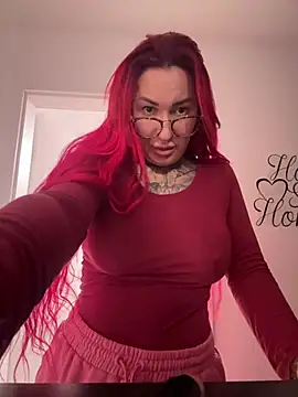 Snapshot of Mia-Fuchs chatting on 02/12/26, 05:24 Mia-Fuchs online show from 02/12/26, 05:24