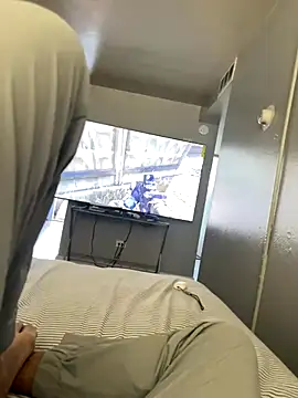 Snapshot of leisurelycriminal chatting on 09/27/25, 06:02 leisurelycriminal online show from 09/27/25, 06:02