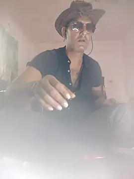 MAGNETICDADDY8 online show from 10/22/25, 08:36