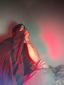 Snapshot of MAGNETICDADDY8 chatting on 01/17/26, 10:46 MAGNETICDADDY8 online show from 01/17/26, 10:46