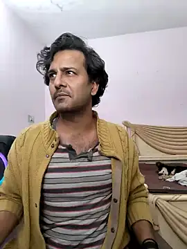 Snapshot of MAGNETICDADDY8 chatting on 03/23/26, 05:06 MAGNETICDADDY8 online show from 03/23/26, 05:06