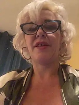 Snapshot of MarylinMoore chatting on 01/02/25, 01:49 MarylinMoore online show from 01/02/25, 01:49