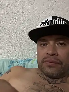 Snapshot of VDorseJHill6 chatting on 11/08/25, 08:03 VDorseJHill6 online show from 11/08/25, 08:03