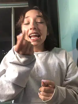 Snapshot of NickiYoung chatting on 01/10/25, 09:02 NickiYoung online show from 01/10/25, 09:02