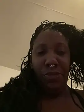 Snapshot of Yoshibaby2670 chatting on 02/14/25, 10:36 Yoshibaby2670 online show from 02/14/25, 10:36