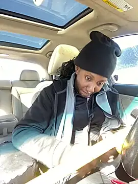 Snapshot of Yoshibaby2670 chatting on 02/25/25, 07:03 Yoshibaby2670 online show from 02/25/25, 07:03