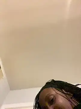 Snapshot of Yoshibaby2670 chatting on 02/26/25, 01:11 Yoshibaby2670 online show from 02/26/25, 01:11