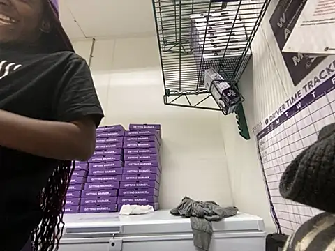 Snapshot of Yoshibaby2670 chatting on 09/10/25, 01:16 Yoshibaby2670 online show from 09/10/25, 01:16