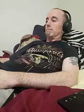 Snapshot of drummer9 chatting on 11/20/25, 01:17 drummer9 online show from 11/20/25, 01:17