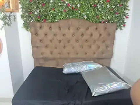 Snapshot of Natasha69 chatting on 01/08/25, 06:09 Natasha69 online show from 01/08/25, 06:09