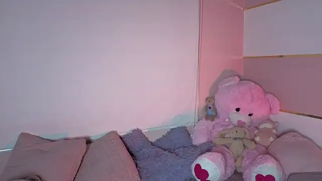 Charlotte  Miller online show from 09/28/25, 01:00