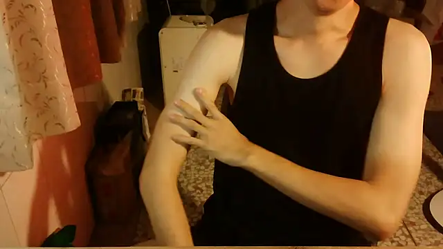 Snapshot of KYU890428 chatting on 01/11/26, 05:29 KYU890428 online show from 01/11/26, 05:29