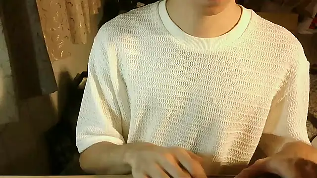 Snapshot of KYU890428 chatting on 01/18/26, 04:11 KYU890428 online show from 01/18/26, 04:11