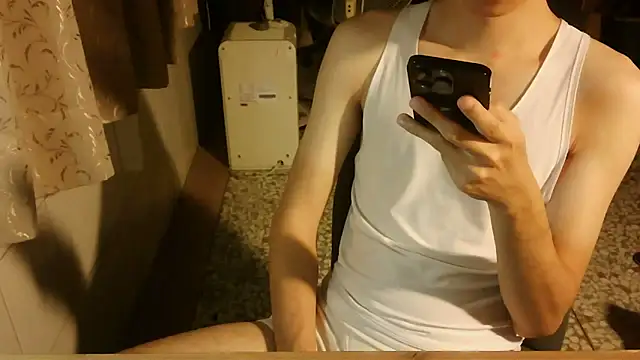 Snapshot of KYU890428 chatting on 03/08/26, 04:33 KYU890428 online show from 03/08/26, 04:33