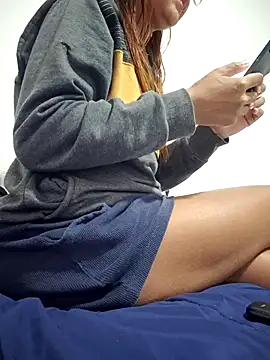 AliceRuivinha2 online show from 07/27/26, 12:45