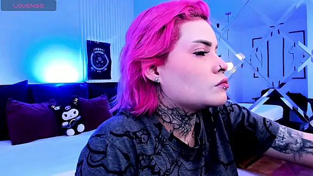 Snapshot of jinxv_nuss chatting on 04/15/26, 02:07 jinxv nuss online show from 04/15/26, 02:07