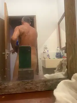 Snapshot of GoloZeusMax chatting on 02/06/25, 01:16 GoloZeusMax online show from 02/06/25, 01:16