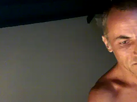 Snapshot of GoloZeusMax chatting on 03/16/25, 05:58 GoloZeusMax online show from 03/16/25, 05:58