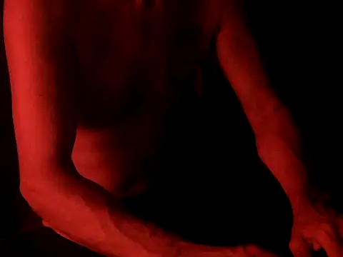 Snapshot of GoloZeusMax chatting on 03/04/26, 07:03 GoloZeusMax online show from 03/04/26, 07:03