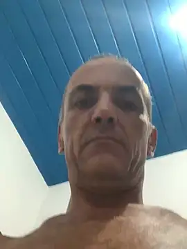 Snapshot of GoloZeusMax chatting on 03/08/26, 11:08 GoloZeusMax online show from 03/08/26, 11:08