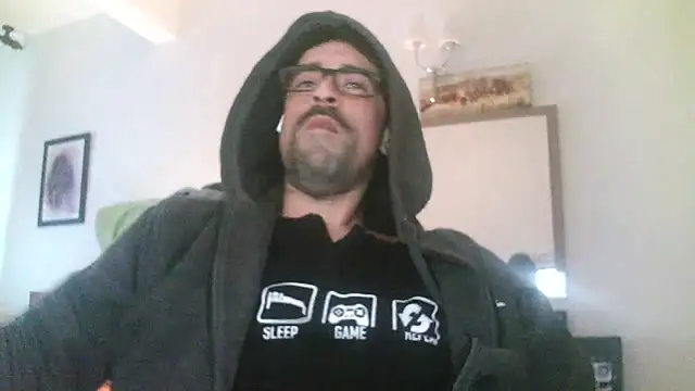 Patrickhound online show from 02/05/25, 04:58