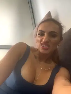 Samantha bigboobs online show from 12/03/25, 06:17