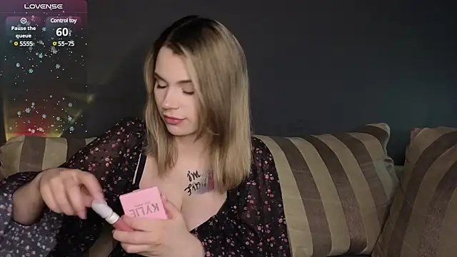 Snapshot of Eternal_Flame chatting on 02/11/25, 09:35 Eternal Flame online show from 02/11/25, 09:35