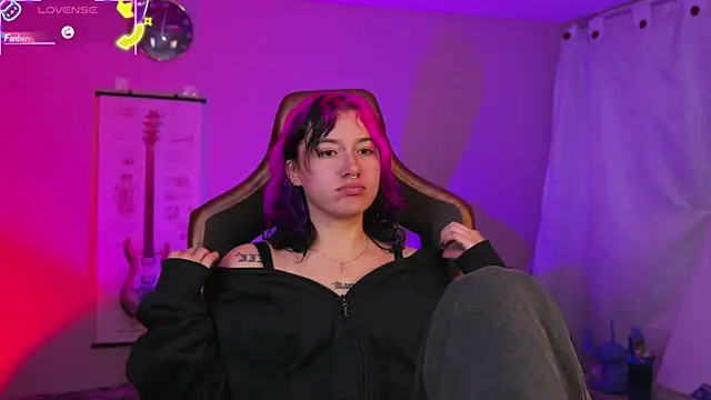 Snapshot of _zephyr_ chatting on 10/02/25, 03:46 zephyr online show from 10/02/25, 03:46