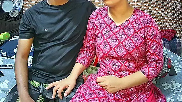 Hot Nila online show from 04/28/26, 02:38