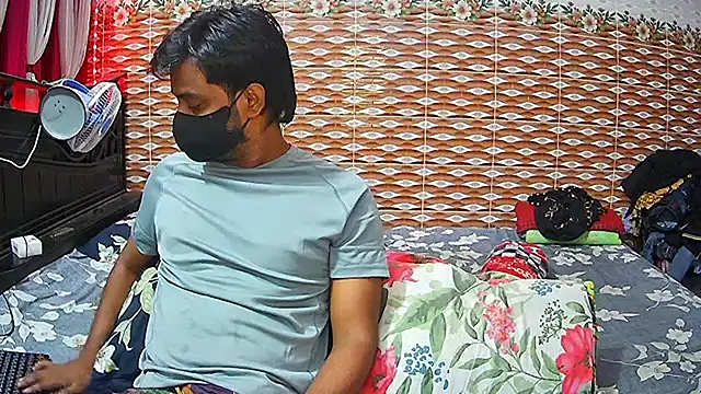 Hot Nila online show from 05/13/26, 03:15