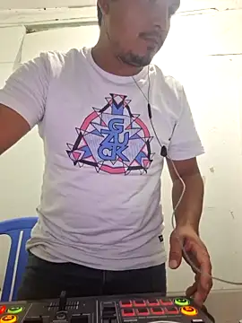 Snapshot of ikkyh2rj chatting on 01/08/25, 12:38 ikkyh2rj online show from 01/08/25, 12:38