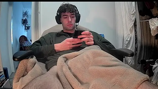 onesieboyx online show from 02/07/25, 02:15