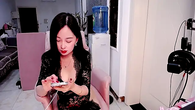 Snapshot of SSSniang- chatting on 03/19/25, 12:01 SSSniang- online show from 03/19/25, 12:01